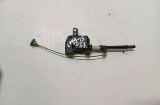 VOLVO V70 2 generation (2000-2008) Переключатель открытия топливного бака 86113136 33137107