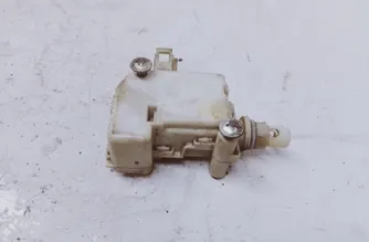 VOLKSWAGEN Golf 4 generation (1997-2006) Centrālās atslēgas motorīts 3B0959781B 28679340