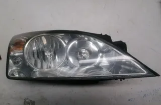 FORD Mondeo 3 generation (2000-2007) Priekšējais labais lukturis 0301174202 34335116