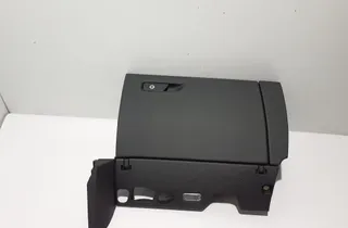 AUDI Q8 4M (2018-2024) Cimdu nodalījums 4M8857035K 33546465