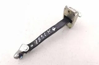 TOYOTA Prius 4 generation (XW50) (2015-2023) Ограничитель задней левой двери 33364250