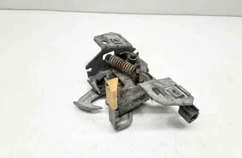 VOLVO V50 1 generation (2003-2012) Motora pārsega slēdzene 30716530,30716529 32658994