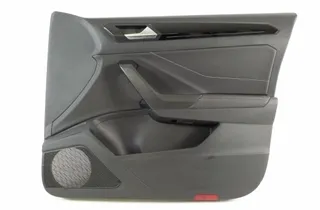 VOLKSWAGEN T-Roc 1 generation (2017-2024) Обшивка передних правых дверей 2GA867010AM 33138619