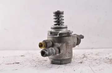 VOLKSWAGEN Passat B6 (2005-2010) Топливный насос 33696352