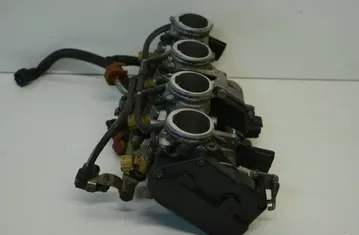 YAMAHA YZF-R Droseļvārsta korpuss 24285274