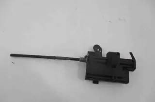 RENAULT Megane 1 generation (1995-2003) Degvielas tvertnes vāciņa bloķēšana 8200312600 32492353