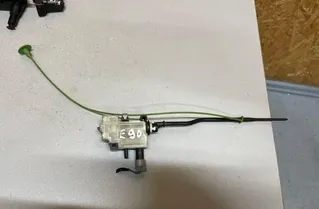 BMW 3 Series E90/E91/E92/E93 (2004-2013) Degvielas tvertnes vāciņa bloķēšana 6985880 22179163