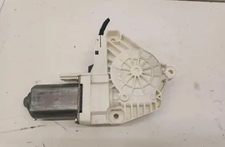 AUDI A8 D3/4E (2002-2010) Aizmugurējo kreiso durvju loga pacēlāja motorīts 8K0959802B 30166976