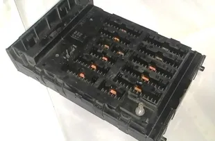 IVECO EuroCargo I-III (1991-2015) Блок предохранителей A223 28866870