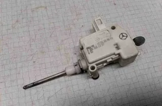 MERCEDES-BENZ E-Class W211/S211 (2002-2009) Centrālās atslēgas motorīts A2038201997 32531931