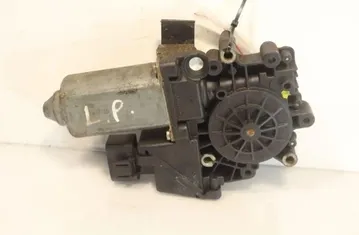 AUDI A6 C6/4F (2004-2011) Маторчик стеклоподъемника передней правой двери 32902393