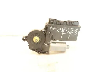 AUDI A4 B7/8E (2004-2008) Priekšējo labo durvju logu pacelšanas motorīts 32914102