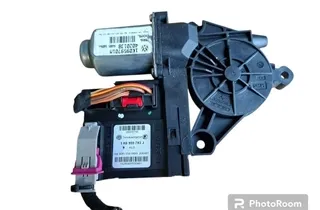 VOLKSWAGEN Golf 5 generation (2003-2009) Priekšējo kreiso durvju logu pacēlāja motorīts 1K0959793J 33250470