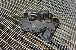 SEAT Arona 1 generation (2017-2024) Priekšējo labo durvju slēdzene 5TC837016D 33225028