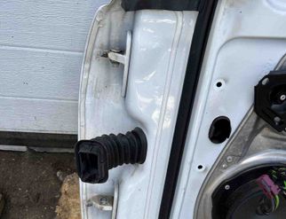 MERCEDES-BENZ C-Class W204/S204/C204 (2004-2015) Priekšējās labās durvis A2047220210,#F3073,A2047660239,A2045409835,A2047602234,A20449052103,A0020058199,A2048204102 25962722