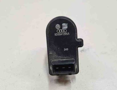 SEAT Ibiza 3 generation (2002-2008) Headlamp leveling motor 8D0941295A 32713801