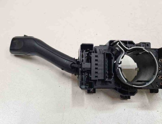 VOLKSWAGEN Passat B7 (2010-2015) Pagrieziena rādītāja mehānisms 8L0953513G,4B0953503F 32716859