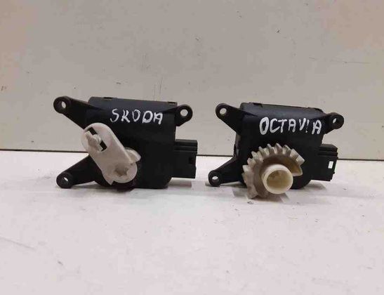 SKODA Octavia 2 generation (2004-2013) Клапаны управления внутренним подогревом 32721560
