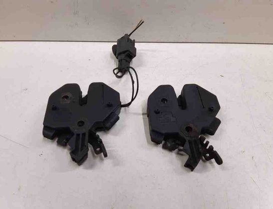 VOLVO S80 1 generation (1998-2006) Motora pārsega slēdzene 9483765,9483764 32721614