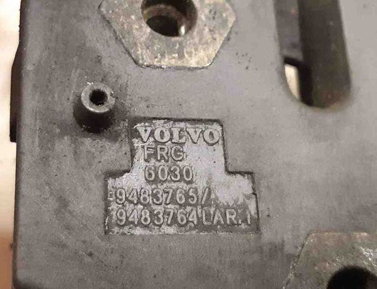 VOLVO S80 1 generation (1998-2006) Motora pārsega slēdzene 9483765,9483764 32721614