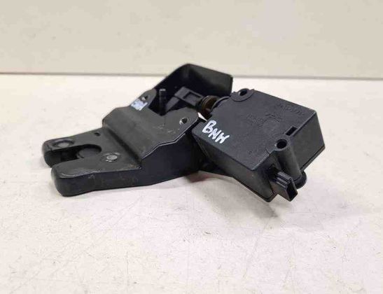 BMW 7 Series E65/E66 (2001-2008) Aizmugurējā bagāžnieka slēdzene 7014870 32723106