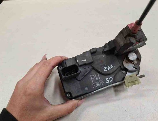 OPEL Zafira B (2005-2010) Aizmugurējā labā durvju slēdzene 13210739 32723299