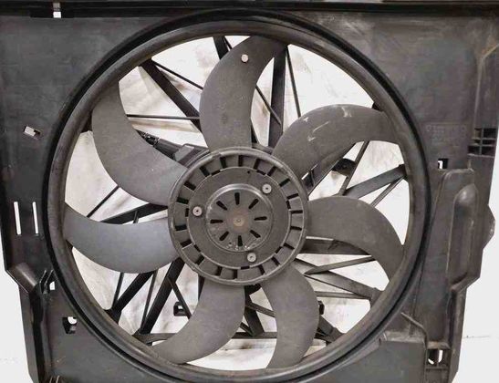 BMW 5 Series F10/F11 (2009-2017) Dzinēja dzesēšanas ventilators/difuzors A46329107,17427633273,6732757568203,7633273,L1763327301,16141910,1742763327301 32729183