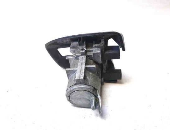 MERCEDES-BENZ E-Class W212/S212/C207/A207 (2009-2016) Priekšējo kreiso durvju slēdzene A2047600118 28608661