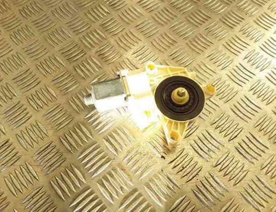 MERCEDES-BENZ C-Class W204/S204/C204 (2004-2015) Маторчик стеклоподъемника передней правой двери A2048200242,0130822440 20670531