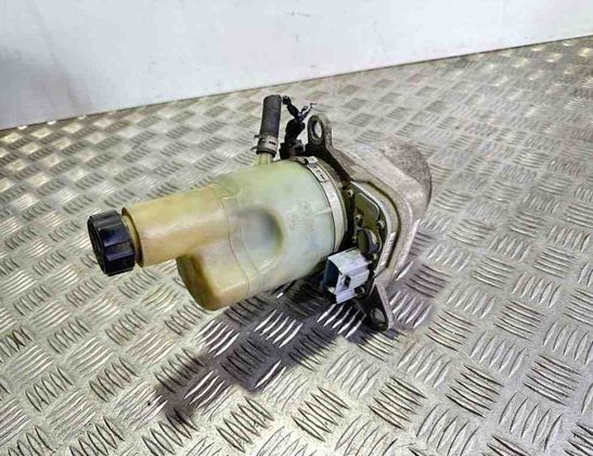 VOLVO V50 1 generation (2003-2012) Power Steering Pump 5N513K514AD 30681310