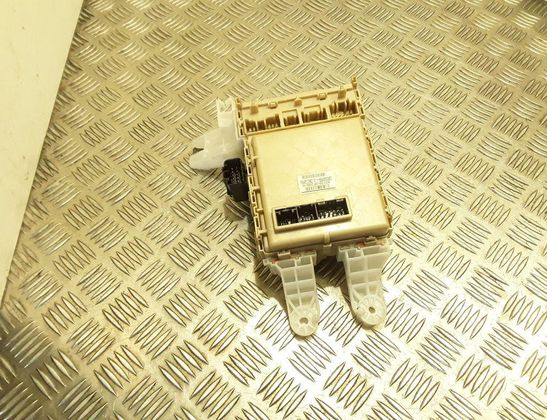 TOYOTA Verso 1 generation (2009-2015) Fuse box 827300F290,350913C25 32783710