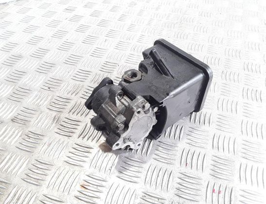 BMW 3 Series E46 (1997-2006) Stūres pastiprinātāja sūknis 32831043