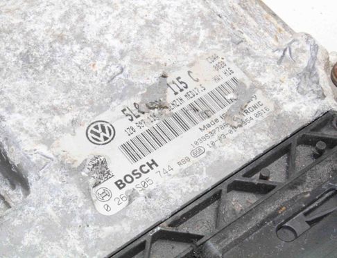 VOLKSWAGEN Golf 4 generation (1997-2006) Engine Control Unit ECU 0261S05744,5L0907115C 15379600