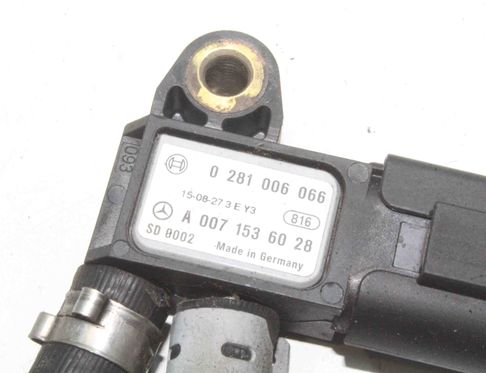 MERCEDES-BENZ GLA-Class X156 (2013-2020) DPF Pressure Sensor A0071536028 31568502