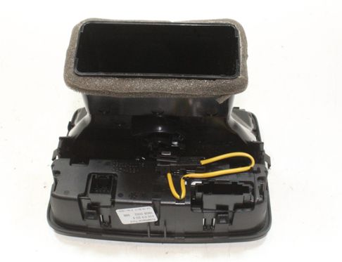 AUDI A4 B9/8W (2015-2024) Вентиляционные отверстия центральной консоли 8W0819203B,8W0819203 32852195