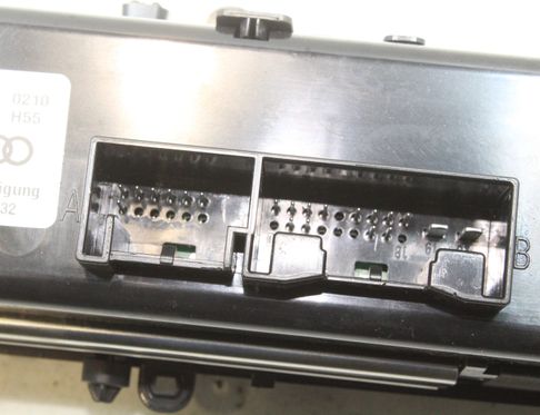 AUDI A4 B9/8W (2015-2024) Pегулятор климы 8W0820043T 32852199