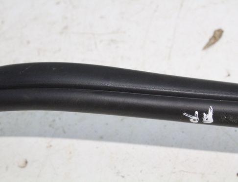 KIA EV6 1 generation (2021-2023) Резиновая прокладка передней правой двери 33062820