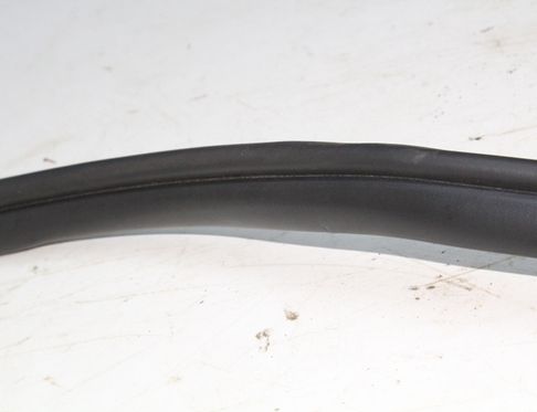 KIA EV6 1 generation (2021-2023) Резиновая прокладка передней правой двери 33062820