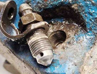 BMW 7 Series F01/F02 (2008-2015) Priekšējais labais bremžu suports 32619636