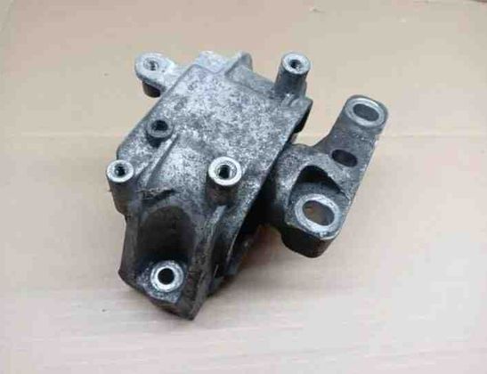 SKODA Yeti 1 generation (2009-2018) Engine Cylinder Head 1K0199262CN 27951276