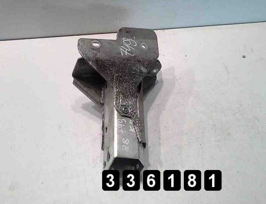 AUDI R8 1 generation (2007-2015) Держатель бампера передний правый 28668084