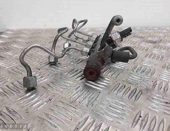 NISSAN Qashqai 2 generation (2013-2023) Kreisās puses degvielas rampa 175213876r 30625467