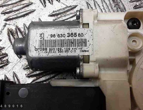 LAND ROVER Defender 1 generation (1983-2016) Aizmugurējo kreiso durvju logu pacēlājs 9663036580 30630481