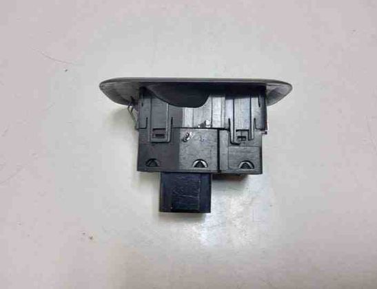 VOLVO V70 2 generation (2000-2008) Кнопка стеклоподъемника задней правой двери 30658696 20545801