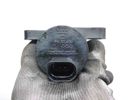 VOLKSWAGEN Atlas 1 generation (2017-2024) Heating radiator valve 4H0121671D 23231304