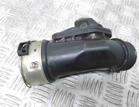 VOLVO S90 2 generation (2016-2023) шланг радиатора интеркулера 31422061 30717337