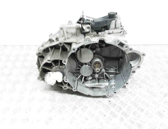 VOLVO V70 3 generation (2007-2020) Gearbox 31259592 32740374