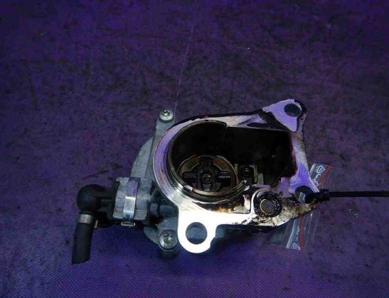 RENAULT Megane 2 generation (2002-2012) vakumsūknis 30936896