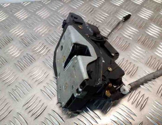 BMW 3 Series E46 (1997-2006) Aizmugurējo kreiso durvju slēdzene 25131455