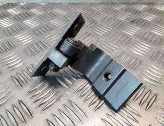 BMW 5 Series E60/E61 (2003-2010) Aizmugurējo kreiso durvju eņģes 7068089 25134743